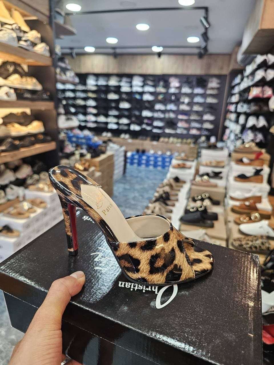 5850293701597400905_121