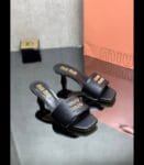 WOMANS HEELS